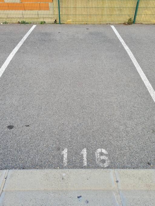 15 Min A Pieds De La Mer- Piscine Privee- Place De Parking Privee * Saint-Pierre-la-Mer (Aude)