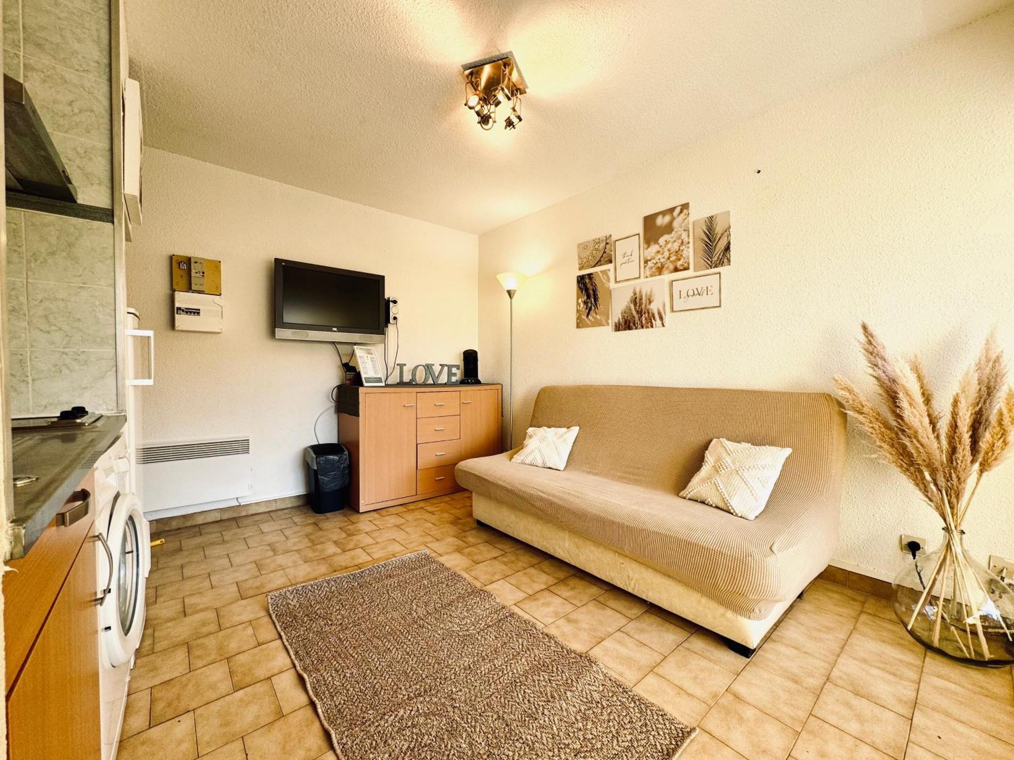 15 Min A Pieds De La Mer- Piscine Privee- Place De Parking Privee Apartment *